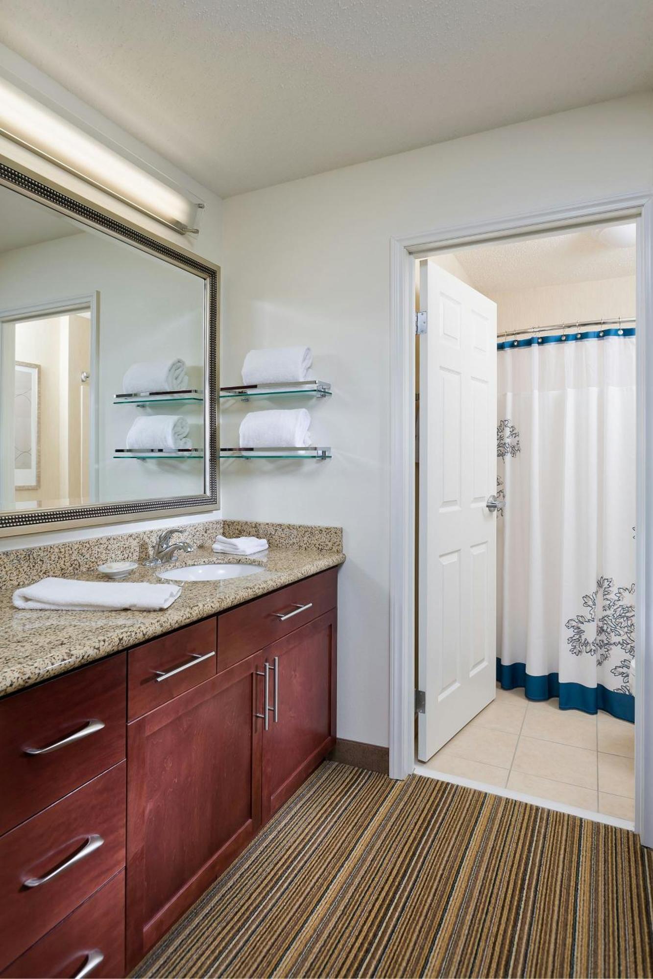 Residence Inn By Marriott Houston The Woodlands/Lake Front Circle المظهر الخارجي الصورة